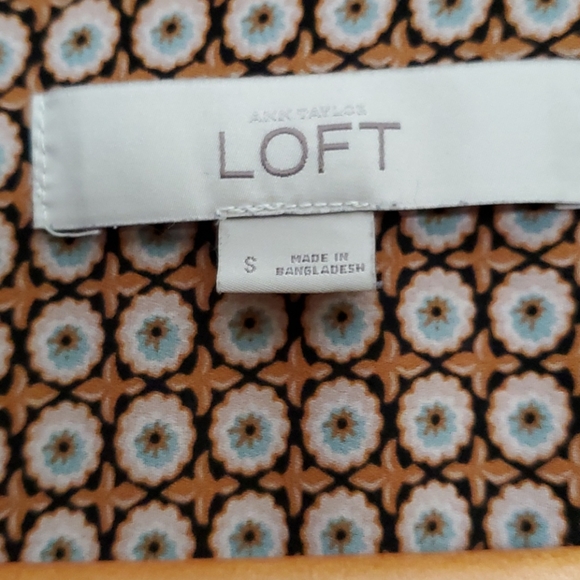 3/$30 LOFT Button-down Orange Essential Shirt - Picture 5 of 5